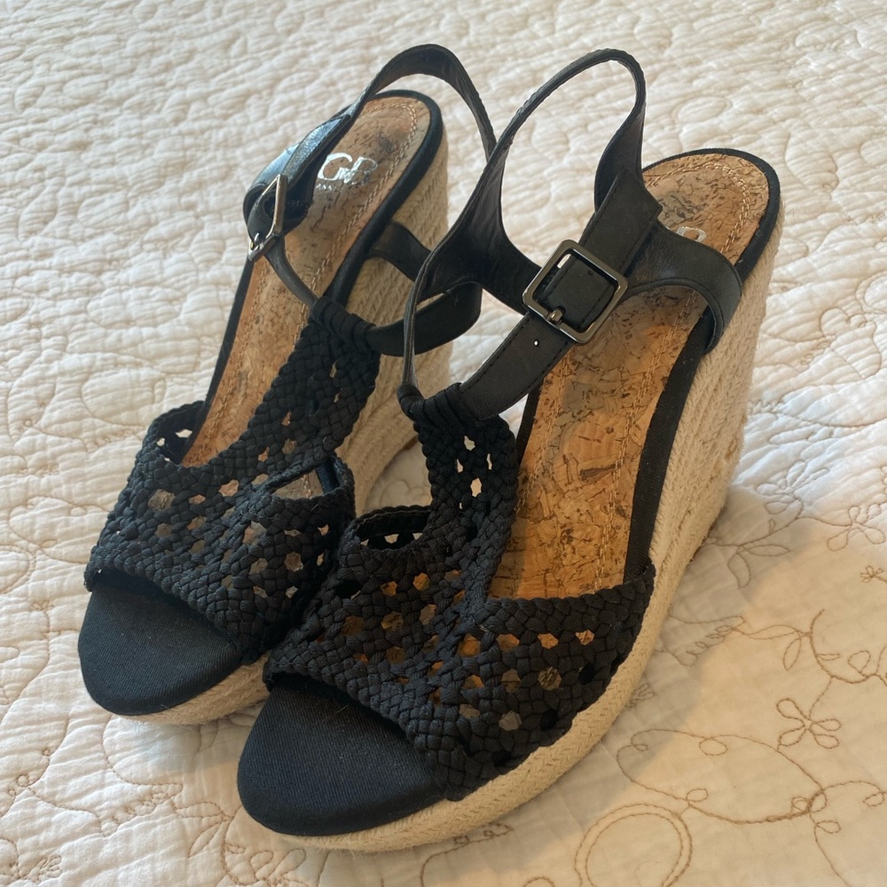 Gianni Bini Black Wedge Sandals, 4.5”